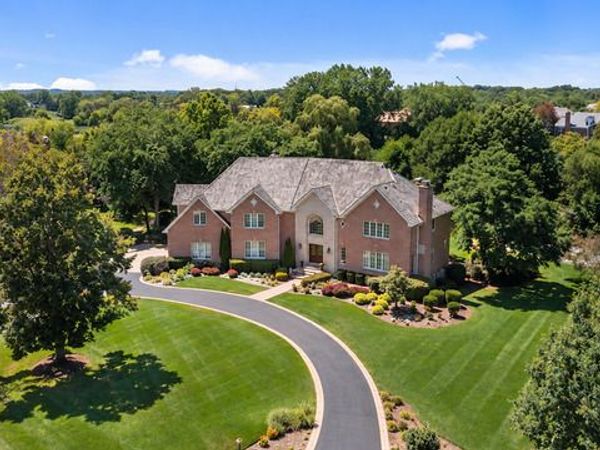 28063 Gray Barn Lane, Lake Barrington, IL 60010
