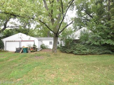 3482 W Maple Road, Wixom, Mi 48393