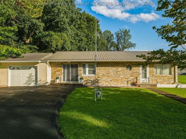 122 Kapok Street, Eleanor, WV 25070
