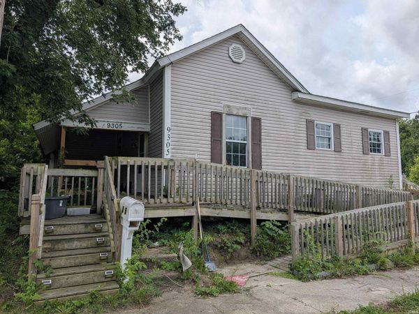 9305 W Arch Street, Yorktown, IN 47396