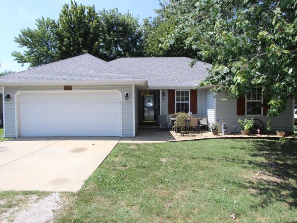 321 Shark Circle , Sparta, MO 65753