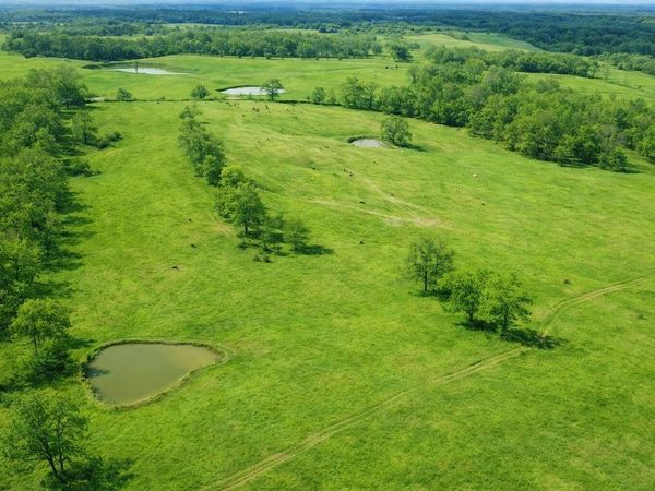 000 P Highway , Koshkonong, MO 65692