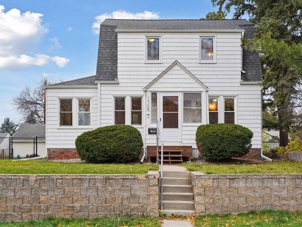 1705 Ivy Avenue E, Saint Paul, MN 55106