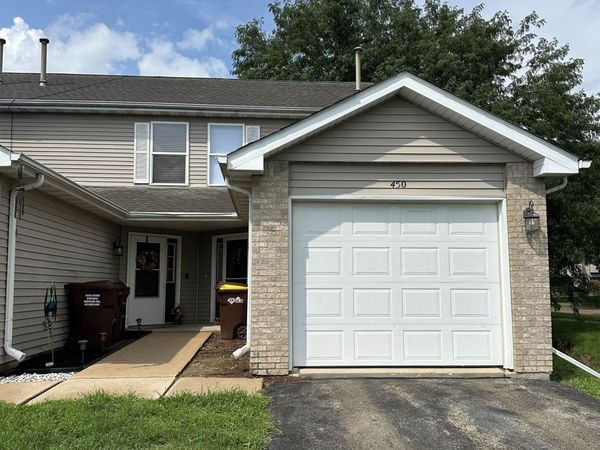 450 Amphitheater Drive, ROCKFORD, IL 61107