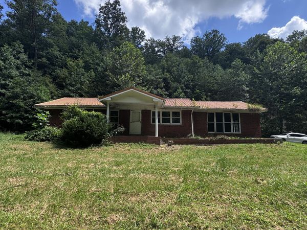2955 N Highway 11 , Manchester, KY 40962