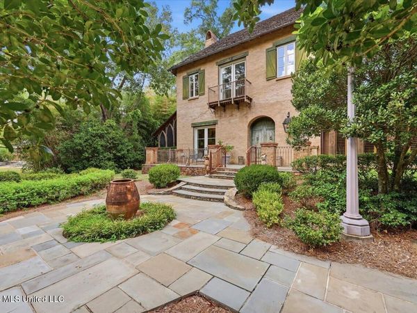 146 Ridge Drive, Jackson, MS 39216