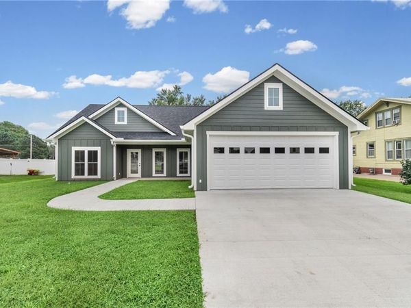 102 E 4th Street, Norborne, MO 64668