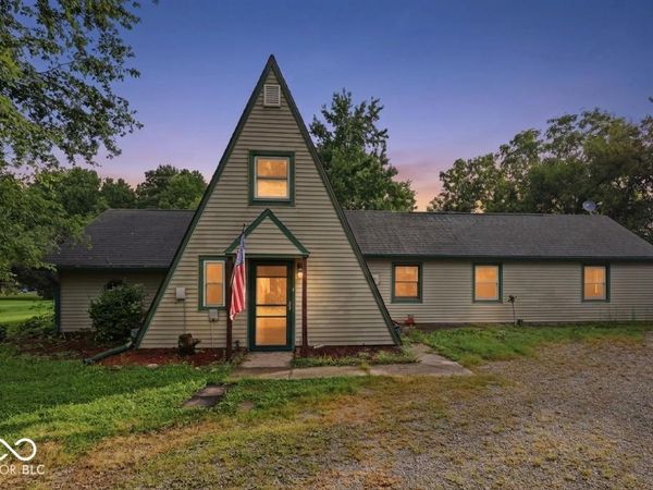11036 N T And T Lane, Mooresville, IN 46158