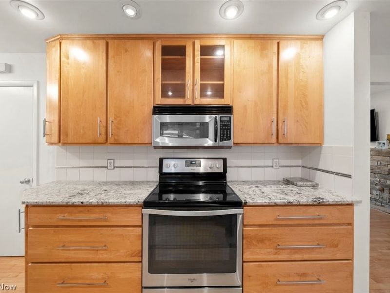 2675 W Ridgewood Drive, Parma, OH 44134 Photo 14