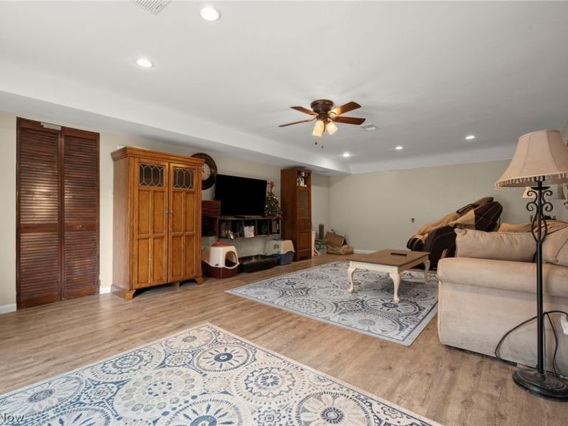 2675 W Ridgewood Drive, Parma, OH 44134 Photo 33