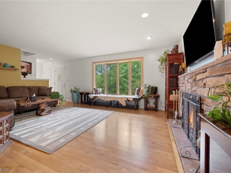 2675 W Ridgewood Drive, Parma, OH 44134 Photo 5