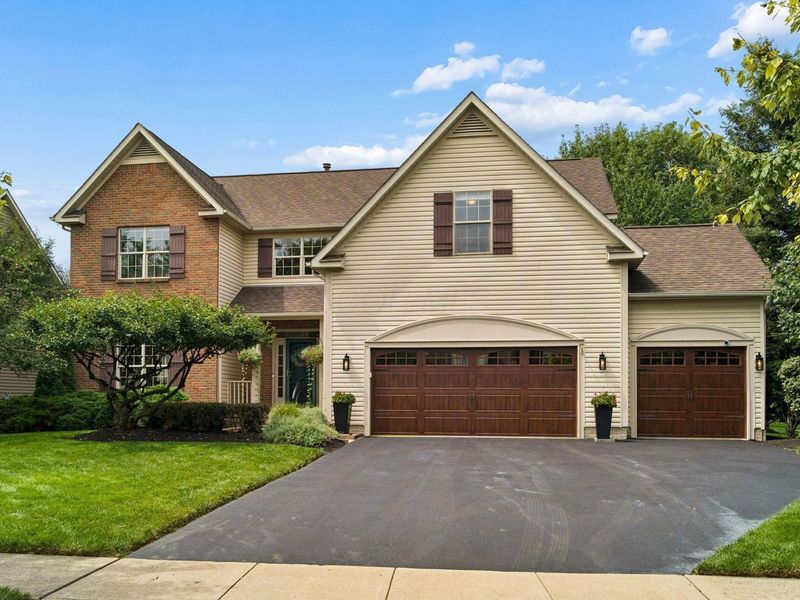 3564 Waterbury Lane, Powell, OH 43065 Photo 2
