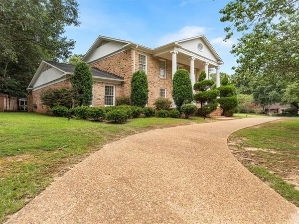 5497 Regency Oaks Drive N, Mobile, AL 36609