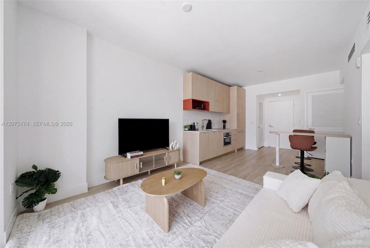 90 NE 32nd St , Unit 811, Miami, FL 33137 Photo