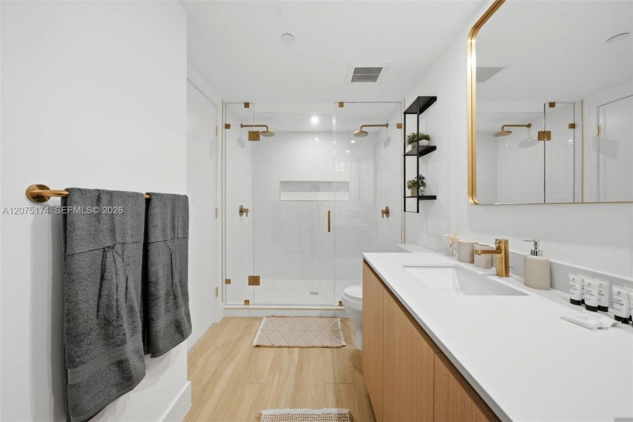 90 NE 32nd St , Unit 811, Miami, FL 33137 Photo