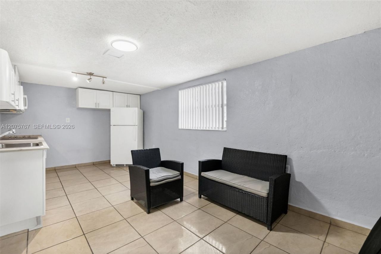 6049 W 14th Ct, Hialeah, FL 33012 Photo