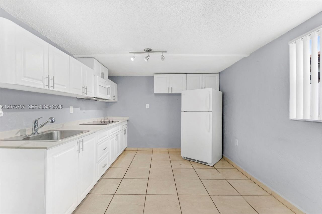 6049 W 14th Ct, Hialeah, FL 33012 Photo