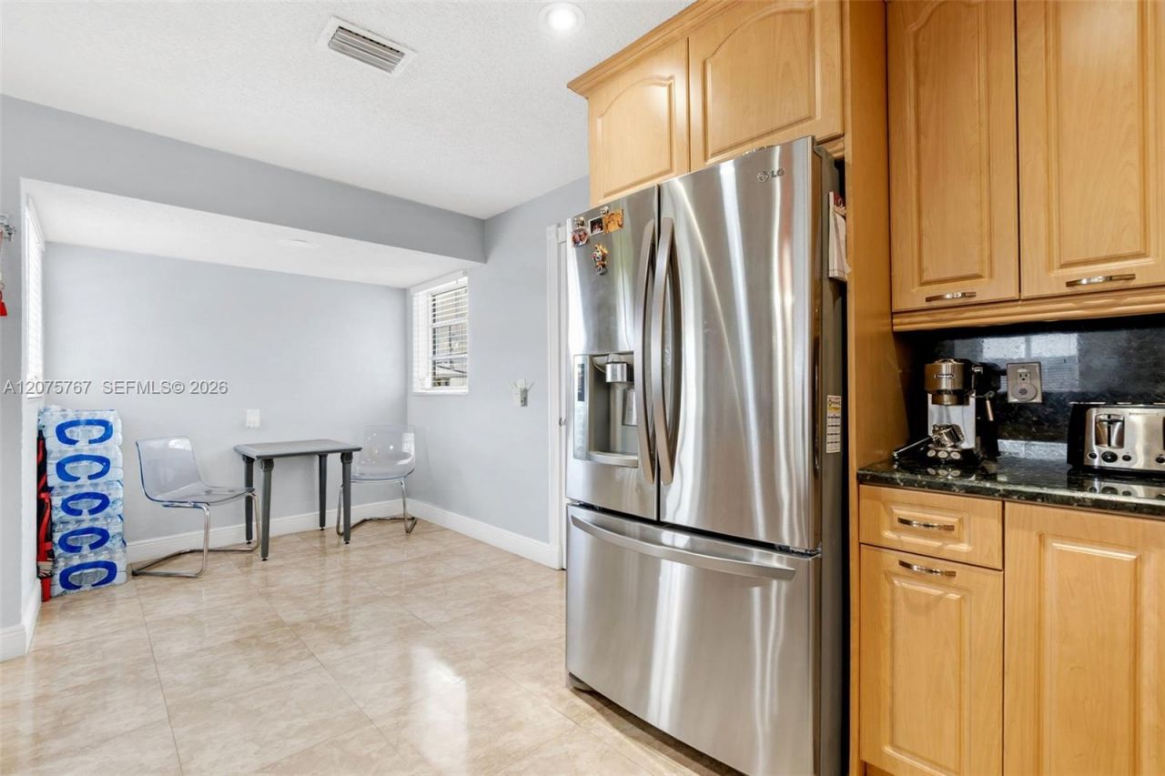 6049 W 14th Ct, Hialeah, FL 33012 Photo