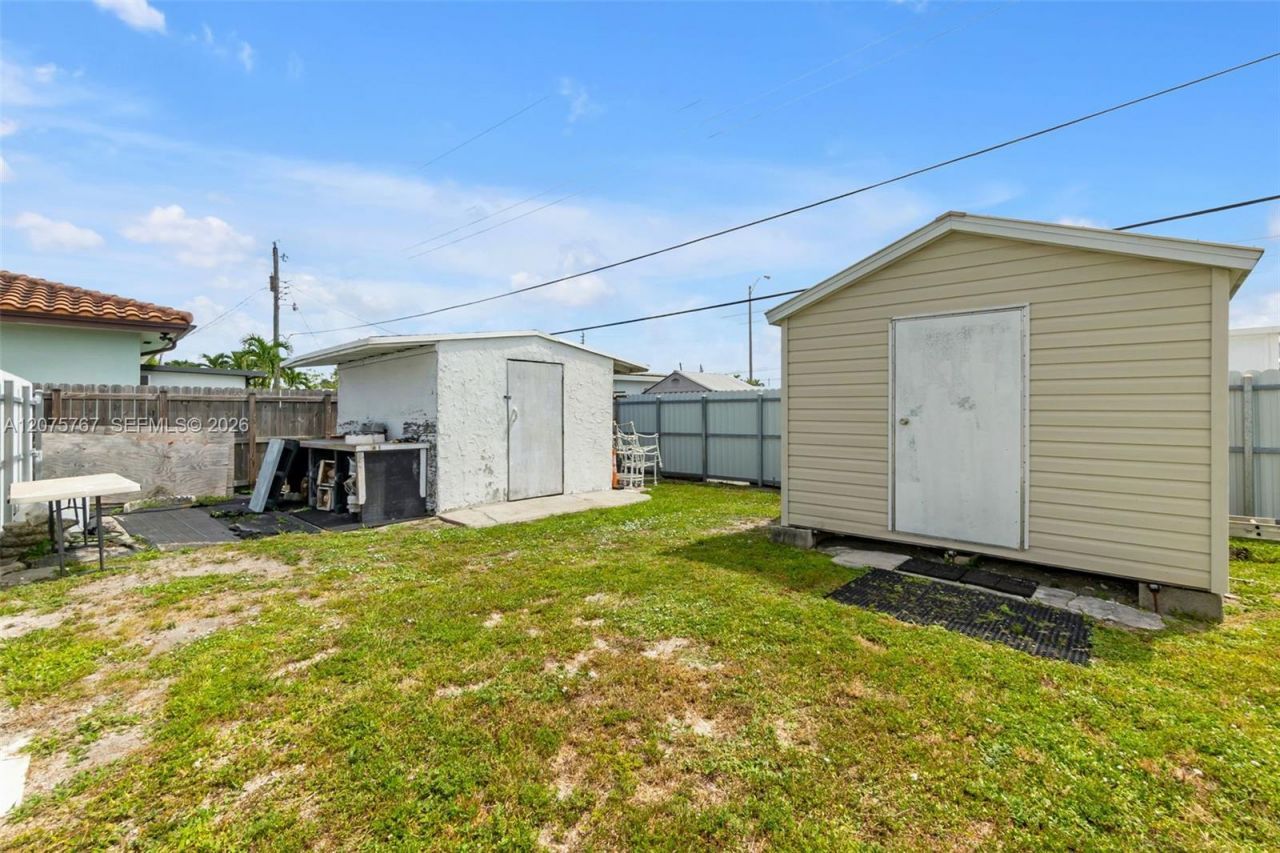 6049 W 14th Ct, Hialeah, FL 33012 Photo