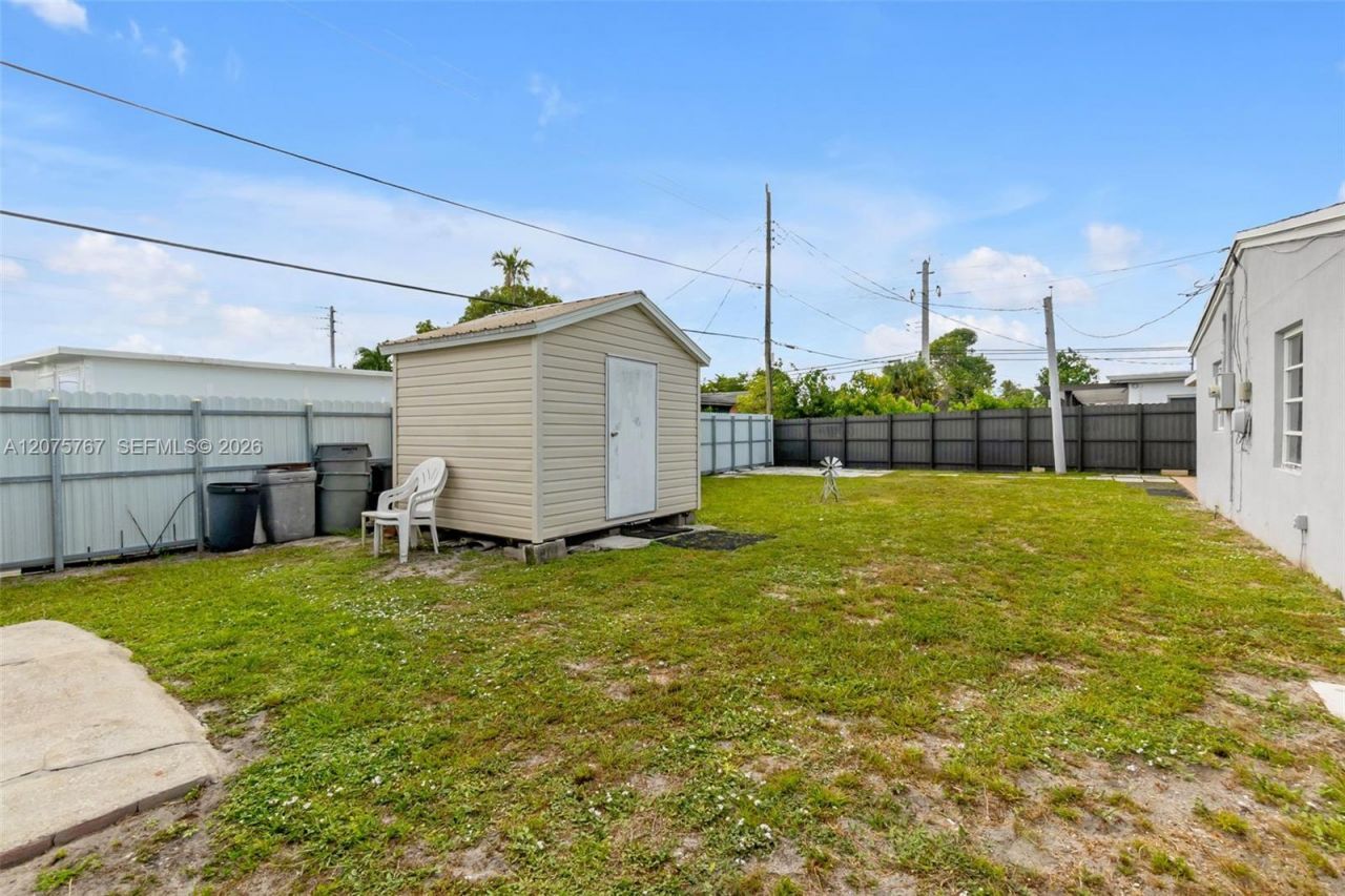6049 W 14th Ct, Hialeah, FL 33012 Photo