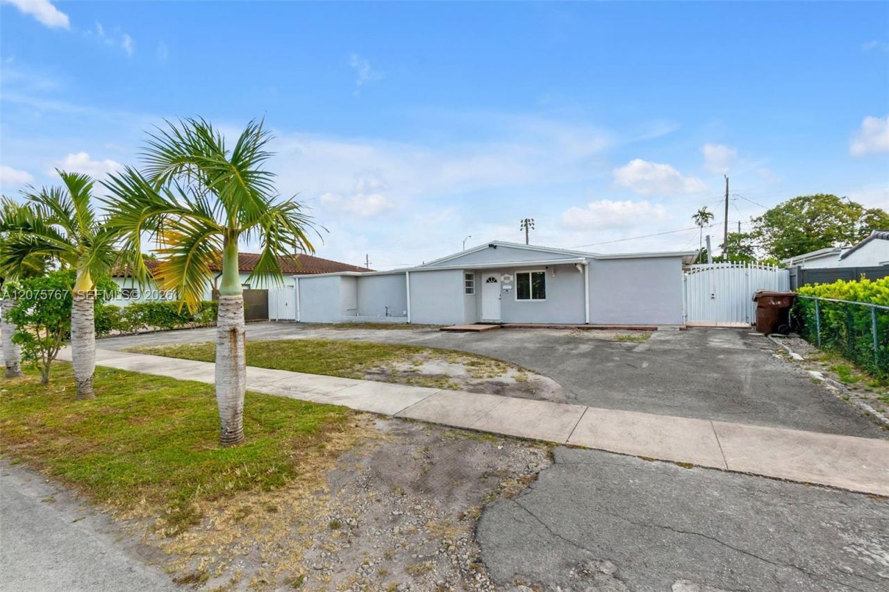 6049 W 14th Ct, Hialeah, FL 33012 Photo