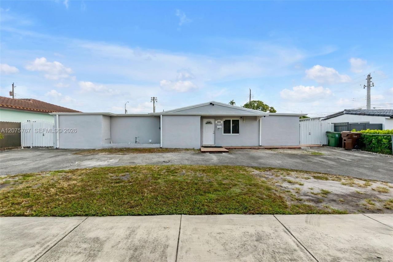 6049 W 14th Ct, Hialeah, FL 33012 Photo