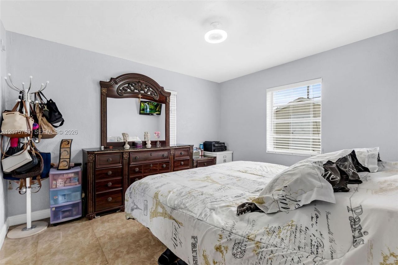 6049 W 14th Ct, Hialeah, FL 33012 Photo