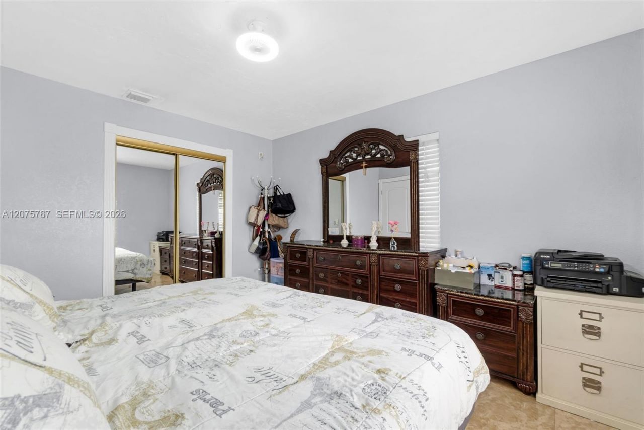 6049 W 14th Ct, Hialeah, FL 33012 Photo