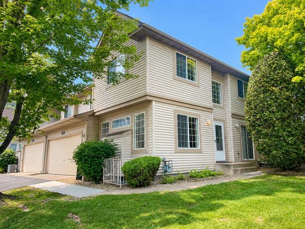 1088 Lovell Avenue W, Roseville, MN 55113