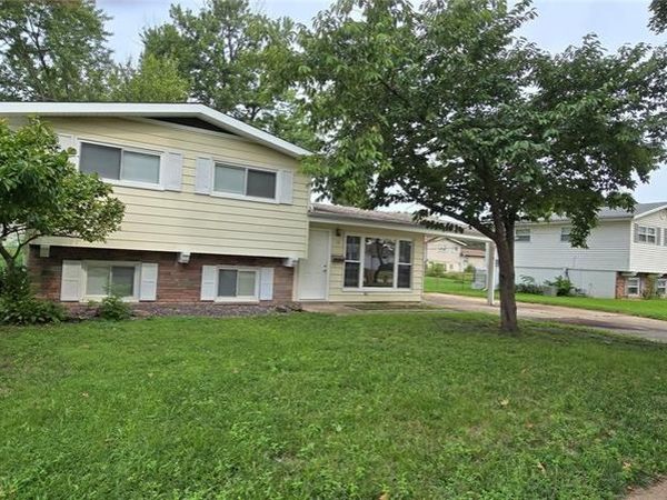 13 Floweridge Lane , Florissant, MO 63031