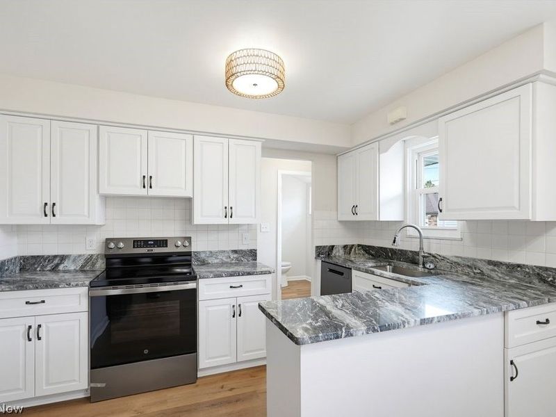 3407 Friar Drive, Parma, OH 44134 Photo 8