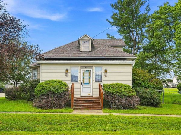 410 N Washington Street, Wayland, IA 52654