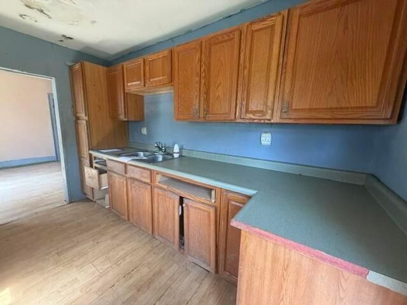 652 Moxahala Avenue , Zanesville, OH 43701 Photo 2