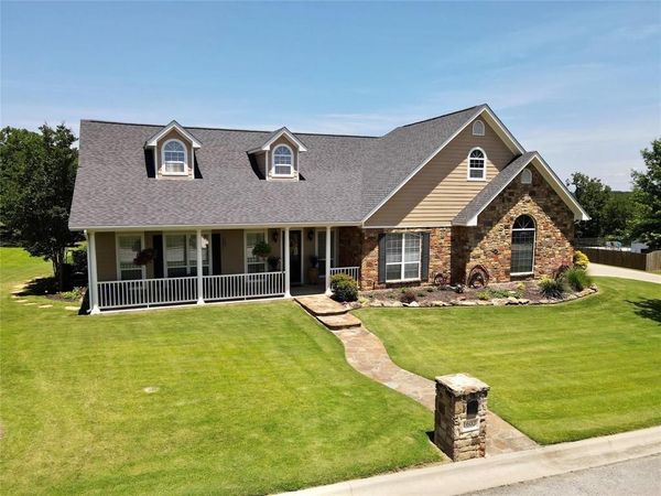 1602 Jefferson Street, Bowie, TX 76230