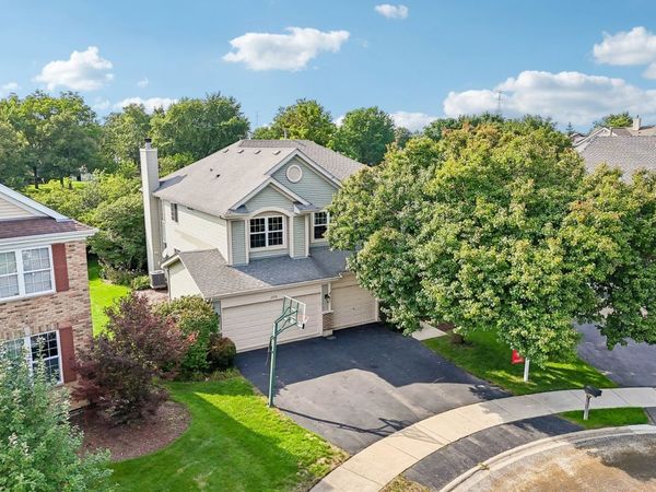 2570 N Jade Avenue, Arlington Heights, IL 60004
