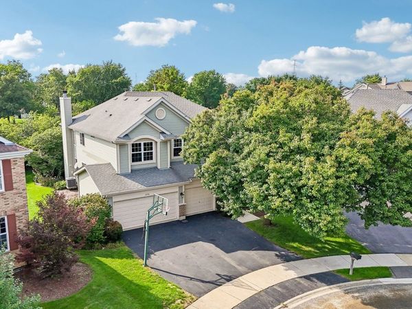 2570 N Jade Avenue, Arlington Heights, IL 60004