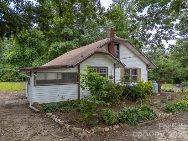 375 E King Street, East Flat Rock, NC 28726