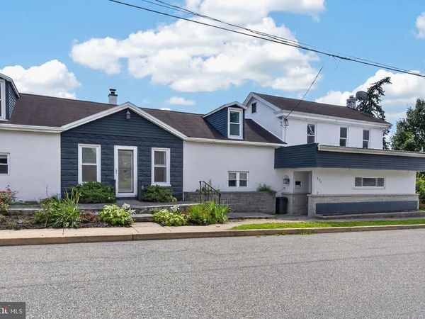 676 W MARKET STREET, MARIETTA, PA 17547