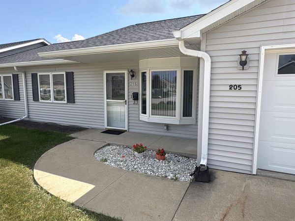 205 E Ridge Street, Readlyn, IA 50668