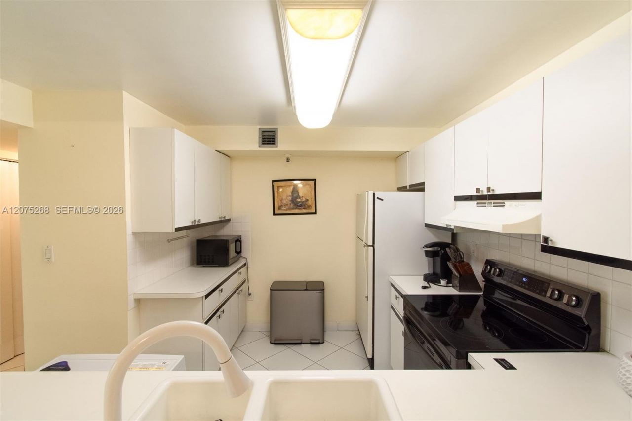 1623 Collins Ave , Unit 312, Miami Beach, FL 33139 Photo