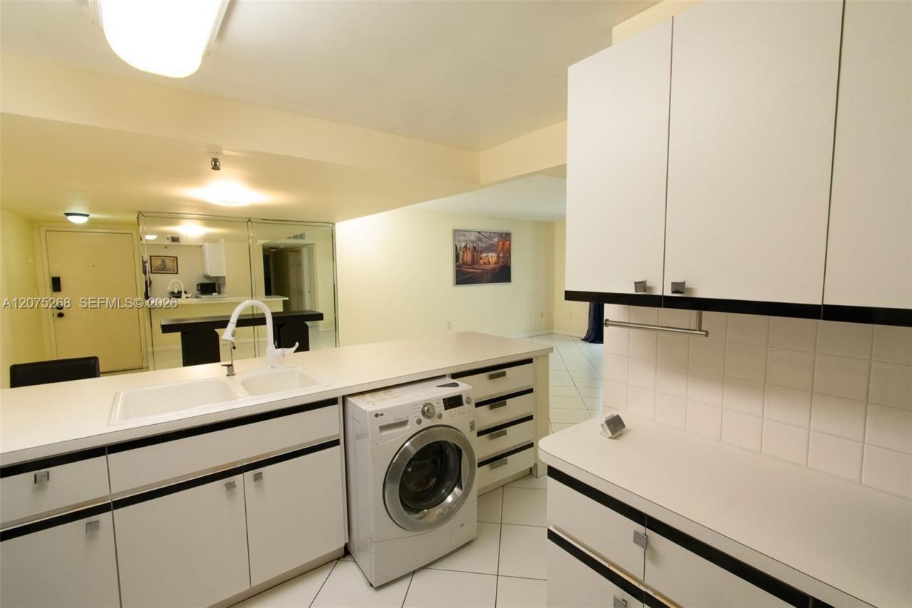 1623 Collins Ave , Unit 312, Miami Beach, FL 33139 Photo