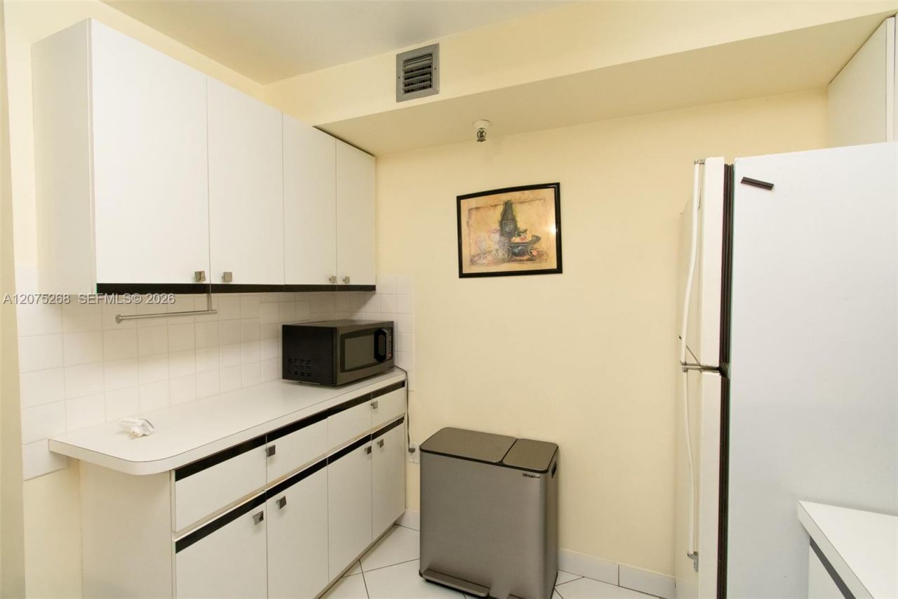 1623 Collins Ave , Unit 312, Miami Beach, FL 33139 Photo