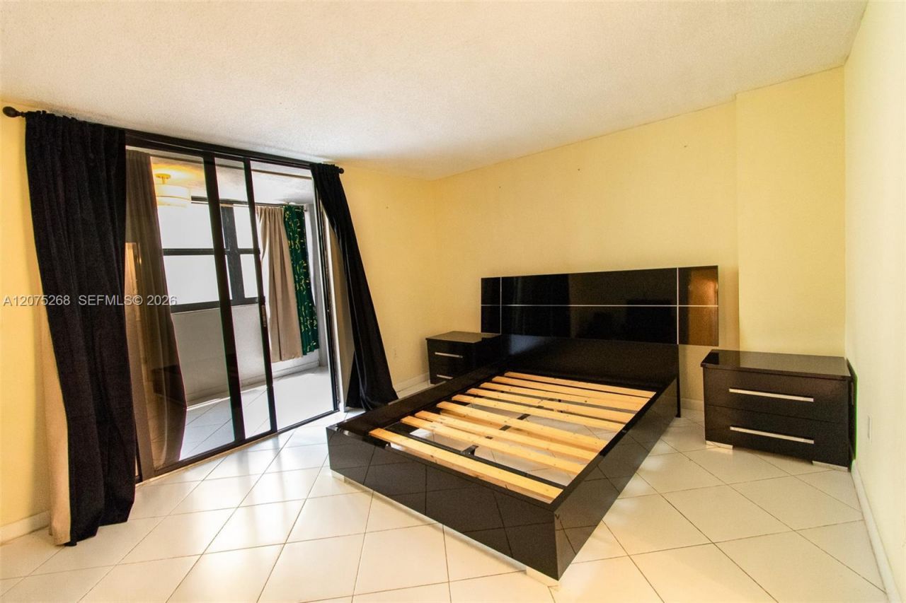 1623 Collins Ave , Unit 312, Miami Beach, FL 33139 Photo