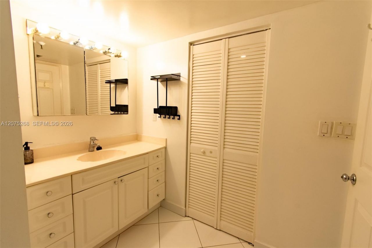 1623 Collins Ave , Unit 312, Miami Beach, FL 33139 Photo
