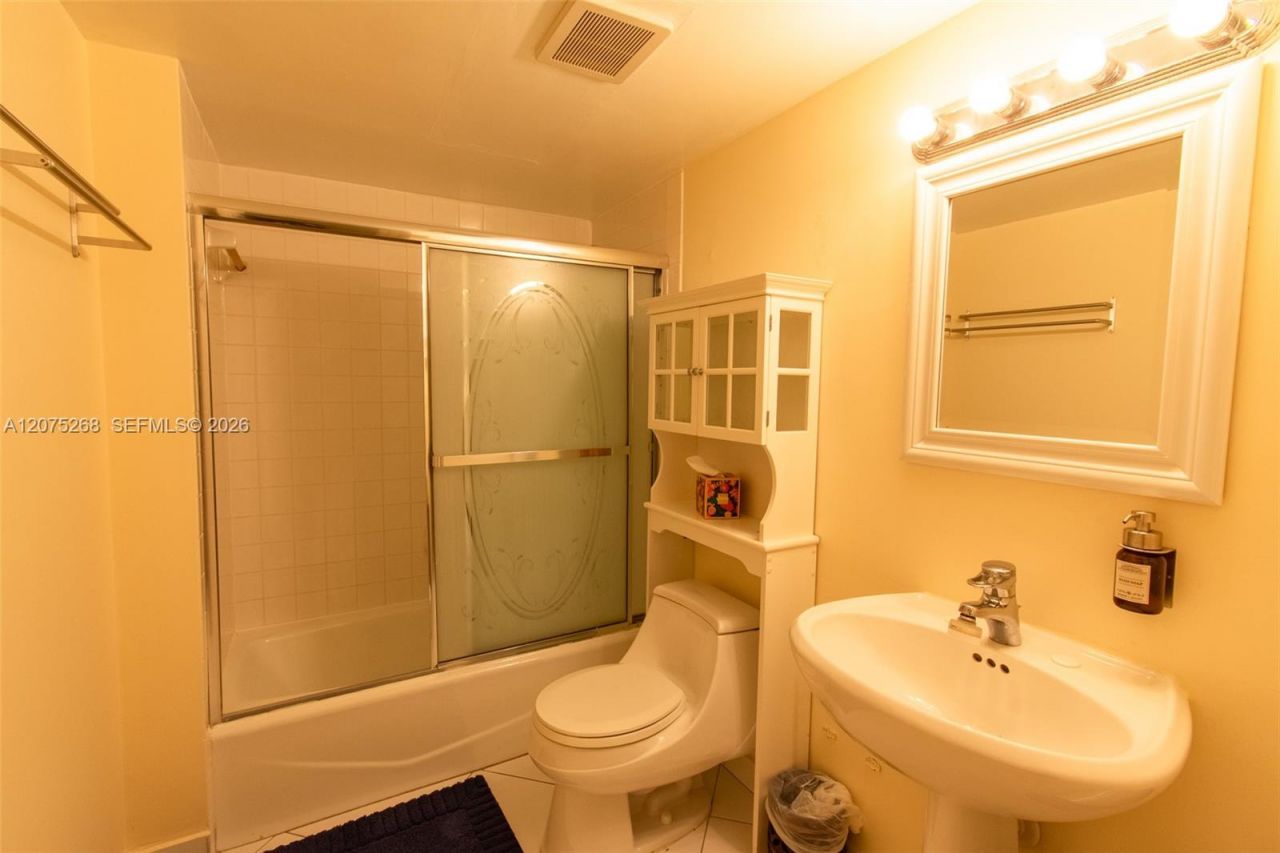 1623 Collins Ave , Unit 312, Miami Beach, FL 33139 Photo