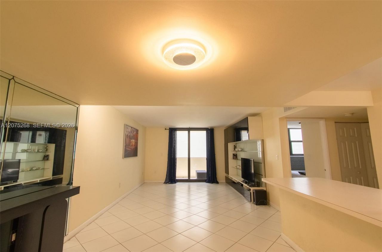 1623 Collins Ave , Unit 312, Miami Beach, FL 33139 Photo
