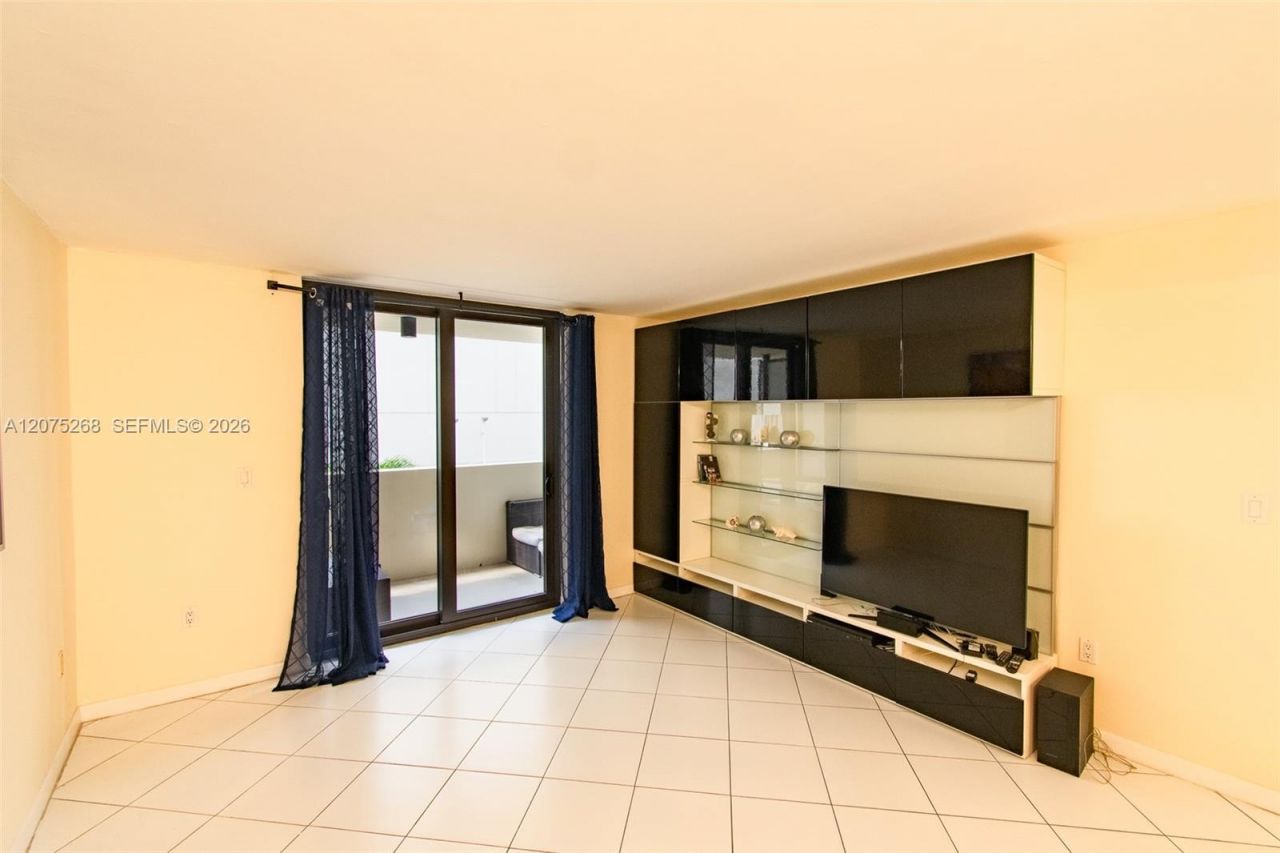 1623 Collins Ave , Unit 312, Miami Beach, FL 33139 Photo