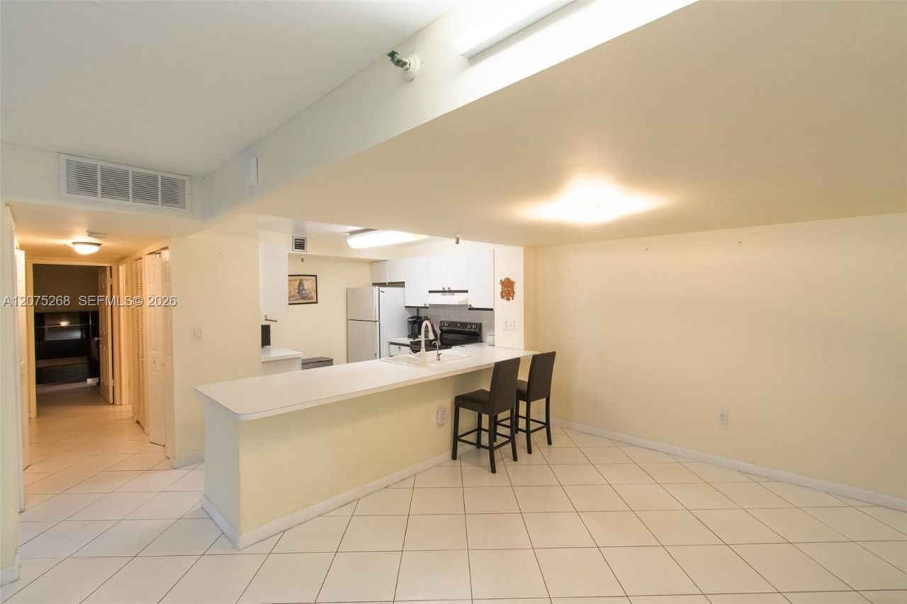 1623 Collins Ave , Unit 312, Miami Beach, FL 33139 Photo