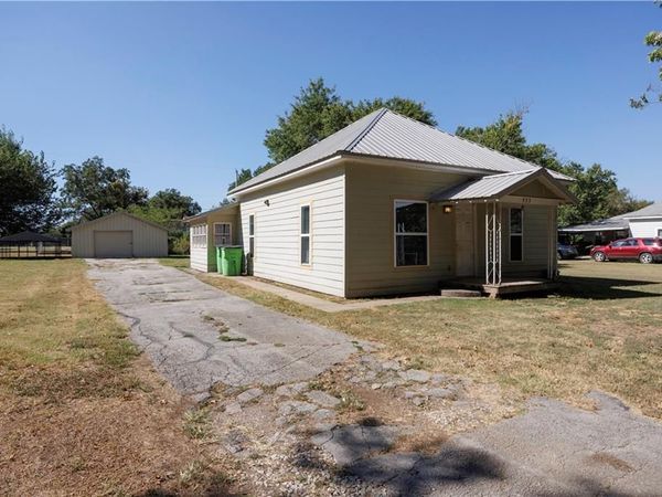 923 E 7th Street, Cherryvale, KS 67335
