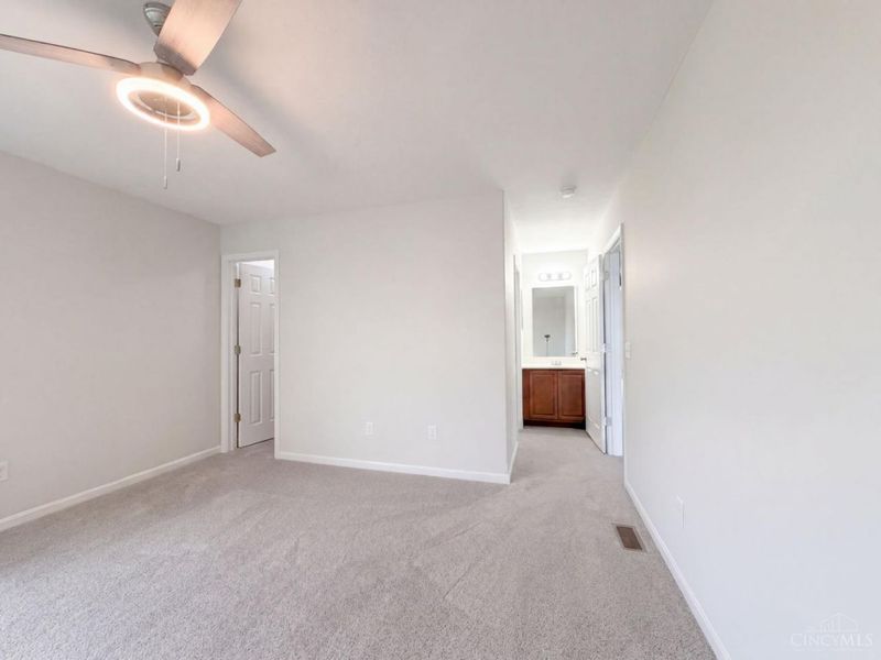 940 Sleepy Hollow Drive, Monroe, OH 45050 Photo 13